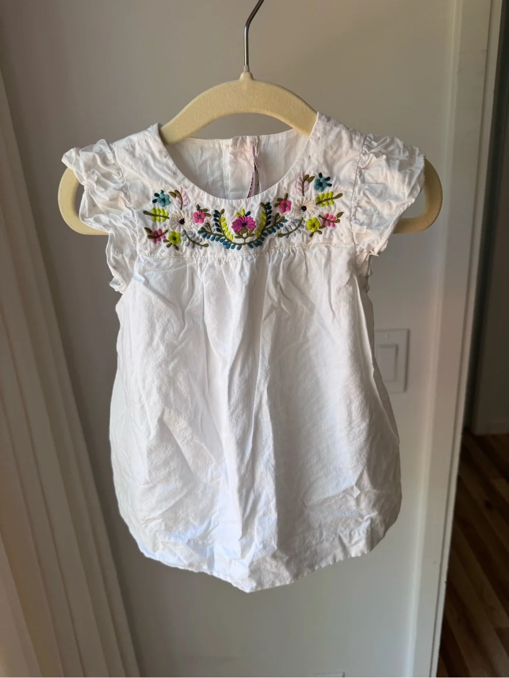 Bonpoint White Embroidered Flutter Sleeve Dress